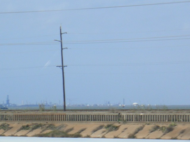 2006 Mar 15 Galveston 10 distant refineries.jpg
