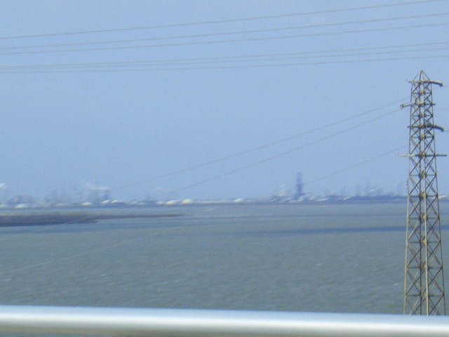 2006 Mar 15 Galveston 11 distant refineries.jpg