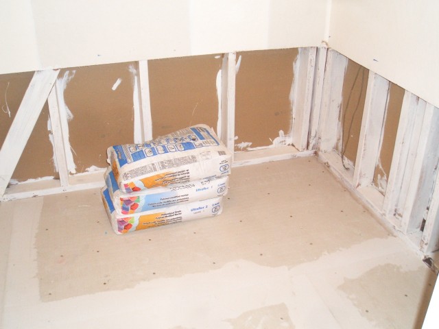 Water Damage Repair 06-Oct-06 03 hardboard for tile.jpg