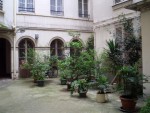 April 2006 Paris Apt06 courtyard.jpg