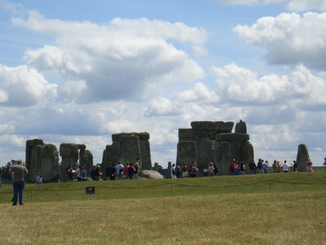 UK-July-06 8th road trip06 Stonehenge.jpg