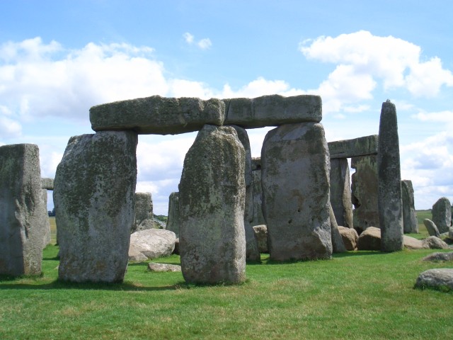 UK-July-06 8th road trip07 Stonehenge.jpg