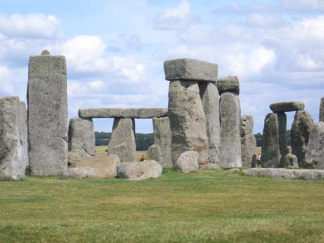 UK-July-06 8th road trip09 Stonehenge.jpg