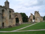 UK-July-06 8th road trip12 Glastonbury Abbey.jpg