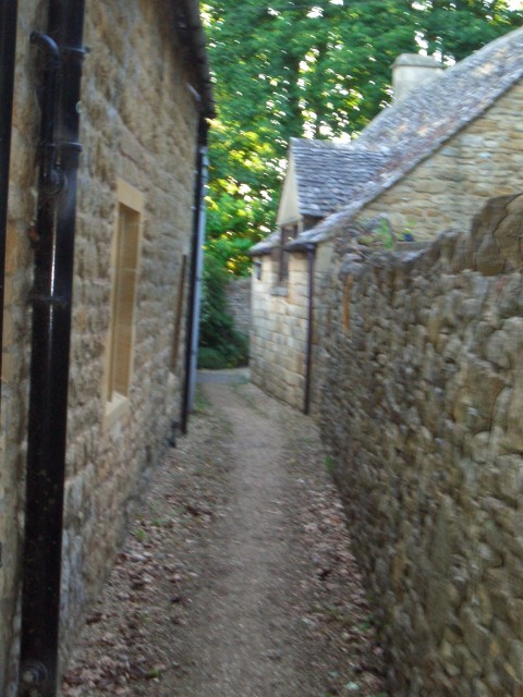 UK-July-06 13th Cotswolds Walk to dinner 02.jpg