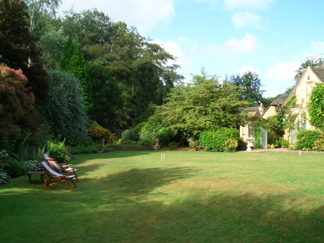 UK-July-06 Cotswolds The Malt House 12 backyard.jpg