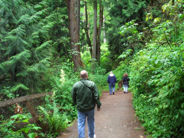 07 May-Jun 125 Snoqualmie Falls trail to river.JPG