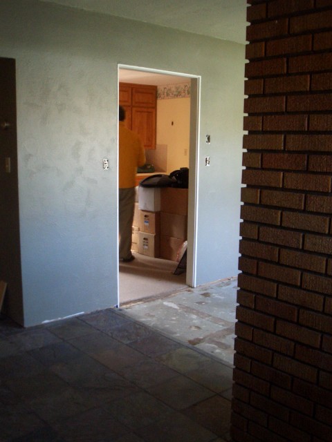 Oct 2007 Cody 9-04 Megan's house entry to living rm & kitchen.JPG