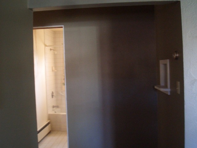 Oct 2007 Cody 9-13 Megan's house entry to hall.JPG