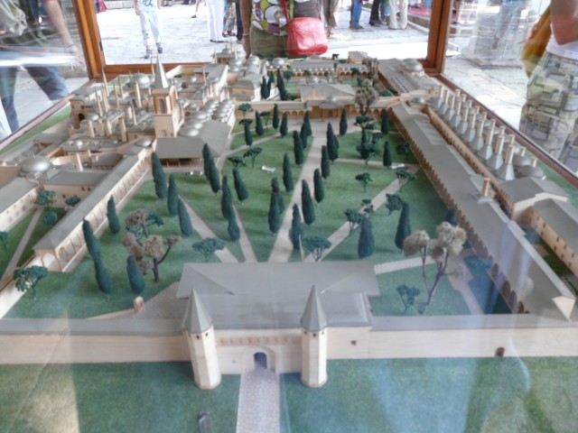 09Aug13 Istanbul 09 Tour - Topkapi Palace 2nd Courtyard palace model.JPG