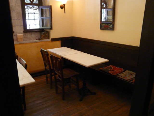 09Aug Empress Zoe Hotel 06 lounge.JPG