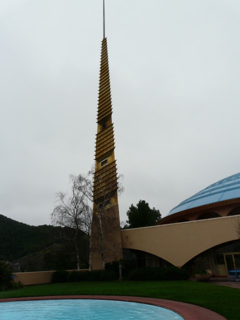 10Jan27 Marin 001 FLWright Tour east patio spire.JPG
