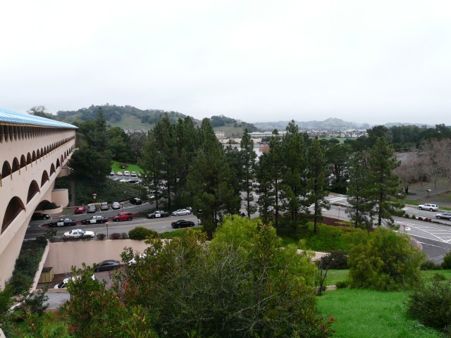 10Jan27 Marin 010 FLWright Tour east patio judiciary wing & rolling hills.JPG