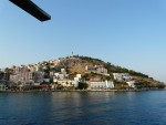 09Aug17 Kusadasi 002 terraces houses line harbor.JPG