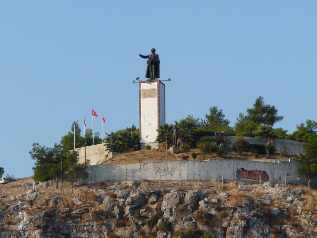 09Aug17 Kusadasi 003 statue of Ataturk on hill at harbor entrance.JPG