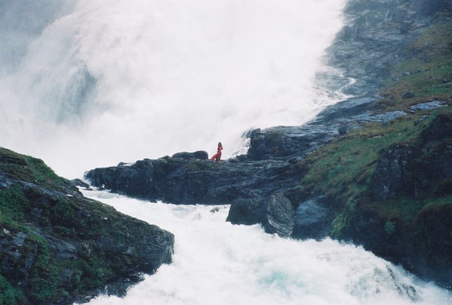 04-Jun 29th Norway-in-a-Nutshell Tour09 - train waterfall4.jpg