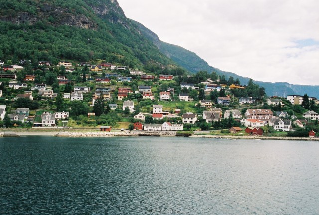 04-Jun 29th Norway-in-a-Nutshell Tour12 - boat1.jpg