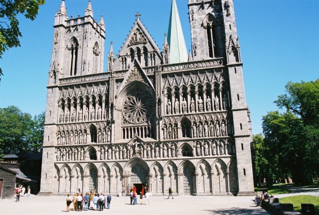 04-Jul 1st Trondheim04 Nidaros Cathedral - west front.jpg