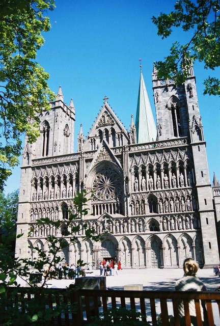 04-Jul 1st Trondheim05 Nidaros Cathedral - west front.jpg