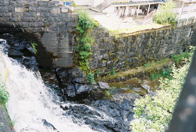 04-Jul 4th Lillehammer03 river by hotel.jpg
