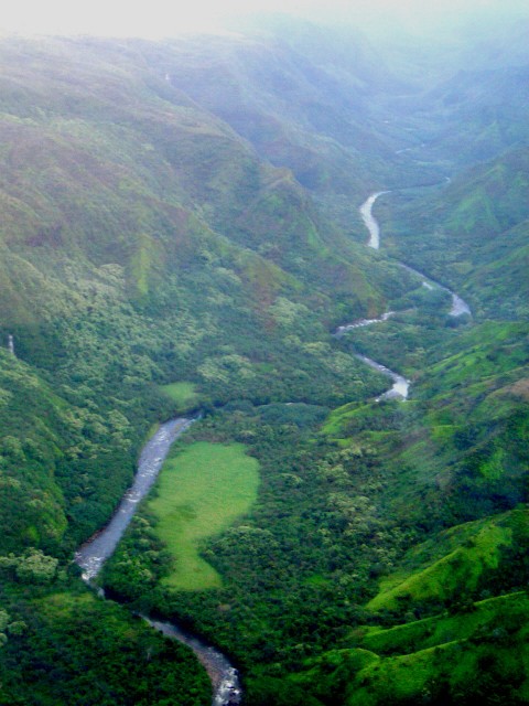 05AprHawaii - Helicopter1 Wailua Valley.JPG