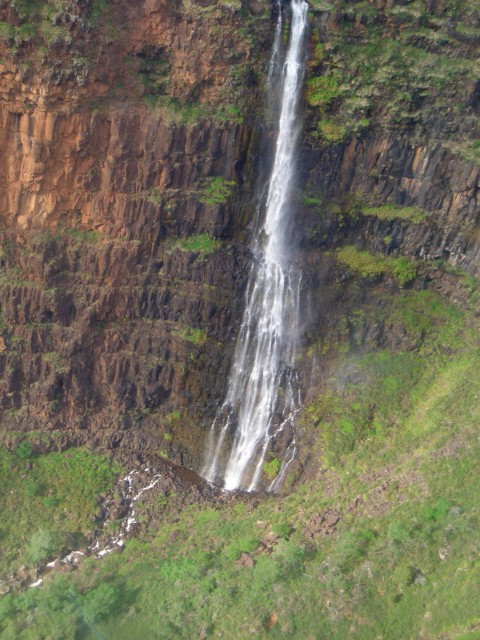 05AprHawaii - Helicopter1 Waimea Falls.JPG