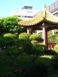 Honolulu airport garden2.JPG