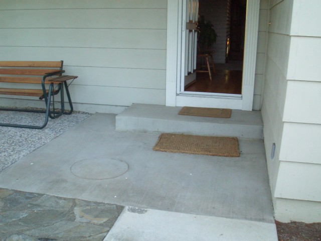 Front yard 2005 August 3 before work begins 10.jpg