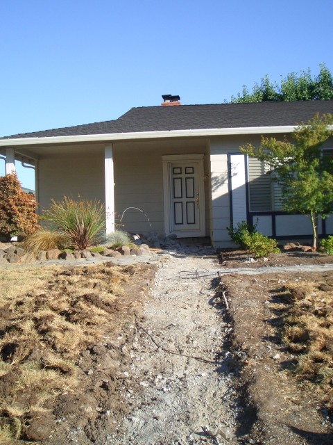 Front yard 2005 August 4 walkway demolition day 2 010.jpg