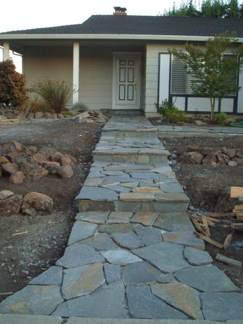 Front yard 2005 August 17 ALL flagstones dry set 04.jpg