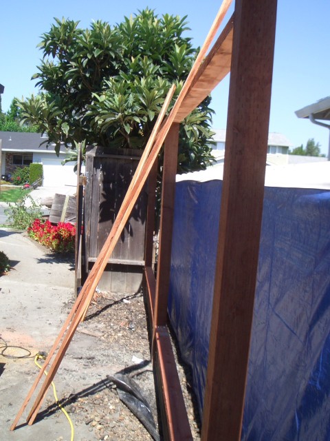 2005 Sep 12 fence 36 at this end will work from Mike's yard.jpg