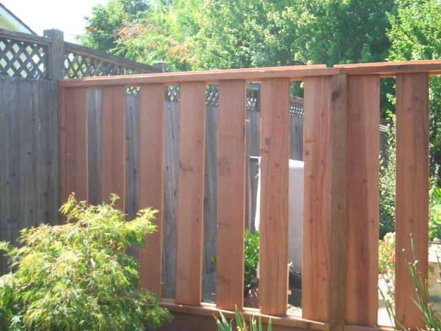 2005 Sep 12 fence 37 first row of fence board.jpg
