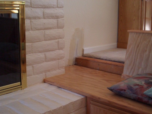 2005 Sep 19 Conversation Pit Day 4 Installation finish work 03 right corner drywall.jpg