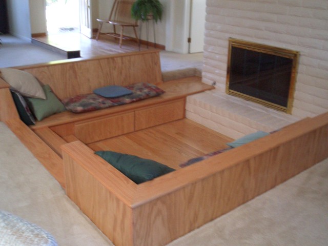 2005 Sep 19 Conversation Pit Day 4 Installation finish work 08.jpg