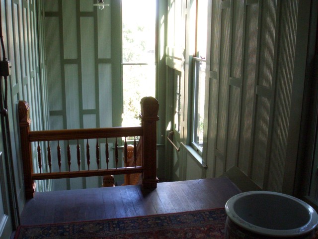 2006 Mar 11 Winchester Mystery House 12 stairway.jpg