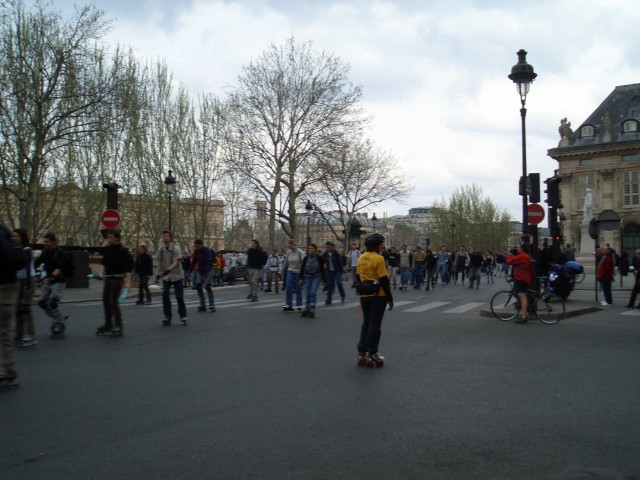 April 2006 Paris Day 1a Exploring - Street Skating.jpg