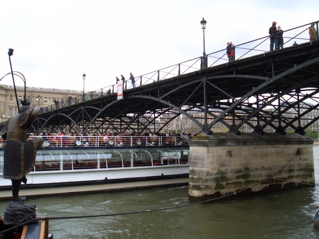 April 2006 Paris Day 1c Exploring - Metal bridge - tour boat.jpg