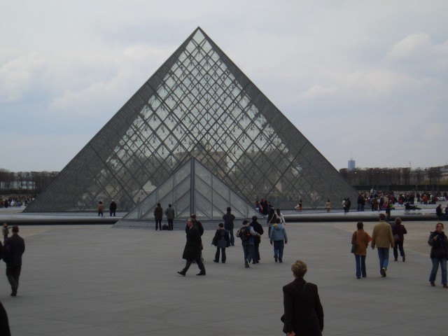 April 2006 Paris Day 1ea Exploring - Louvre entrance.jpg