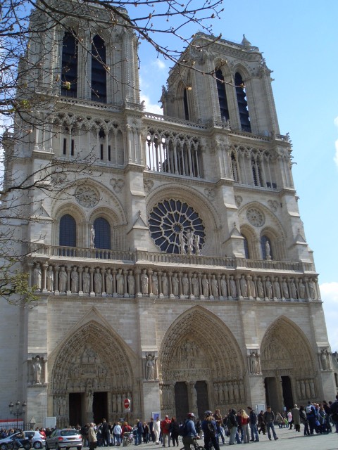 April 2006 Paris Day 2ab Notre Dame front.jpg