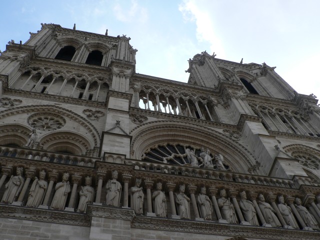 April 2006 Paris Day 2ac Notre Dame facade (Jason).jpg