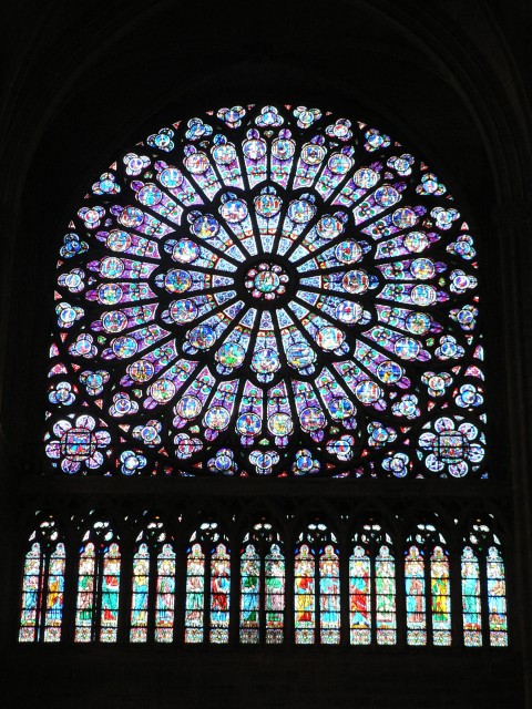 April 2006 Paris Day 2ah Notre Dame rose window (Jason).jpg
