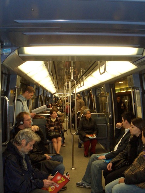 April 2006 Paris Day 5aa metro to Arc.jpg