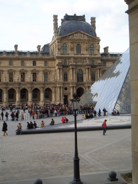 April 2006 Paris Day 6h Louvre evening entry line.jpg