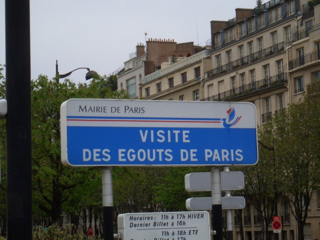 April 2006 Paris Day 7aa Les Egouts Tour.jpg