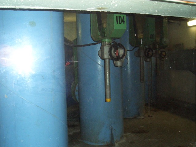 April 2006 Paris Day 7ac Les Egouts sewer tour.jpg